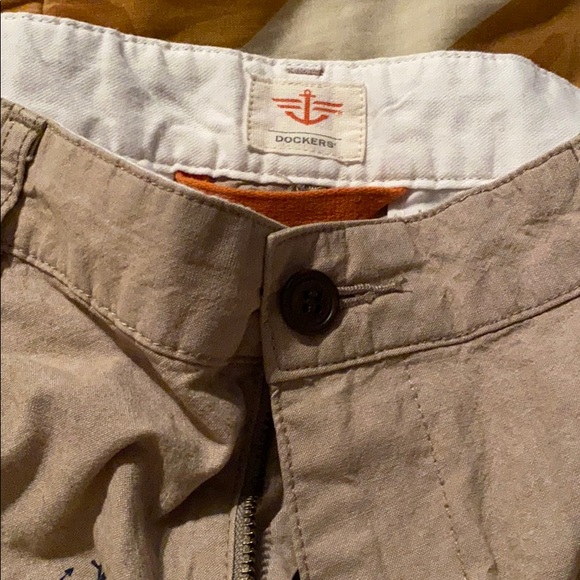 Dockers Cargo Shorts - Picture 3 of 4